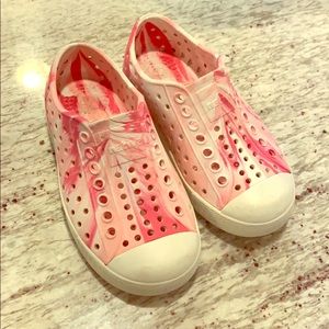 Native shoes, toddler girls